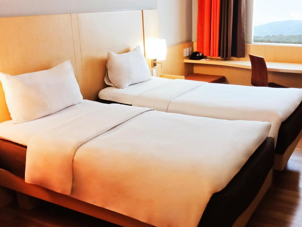 Ibis Padang (Sumatra)