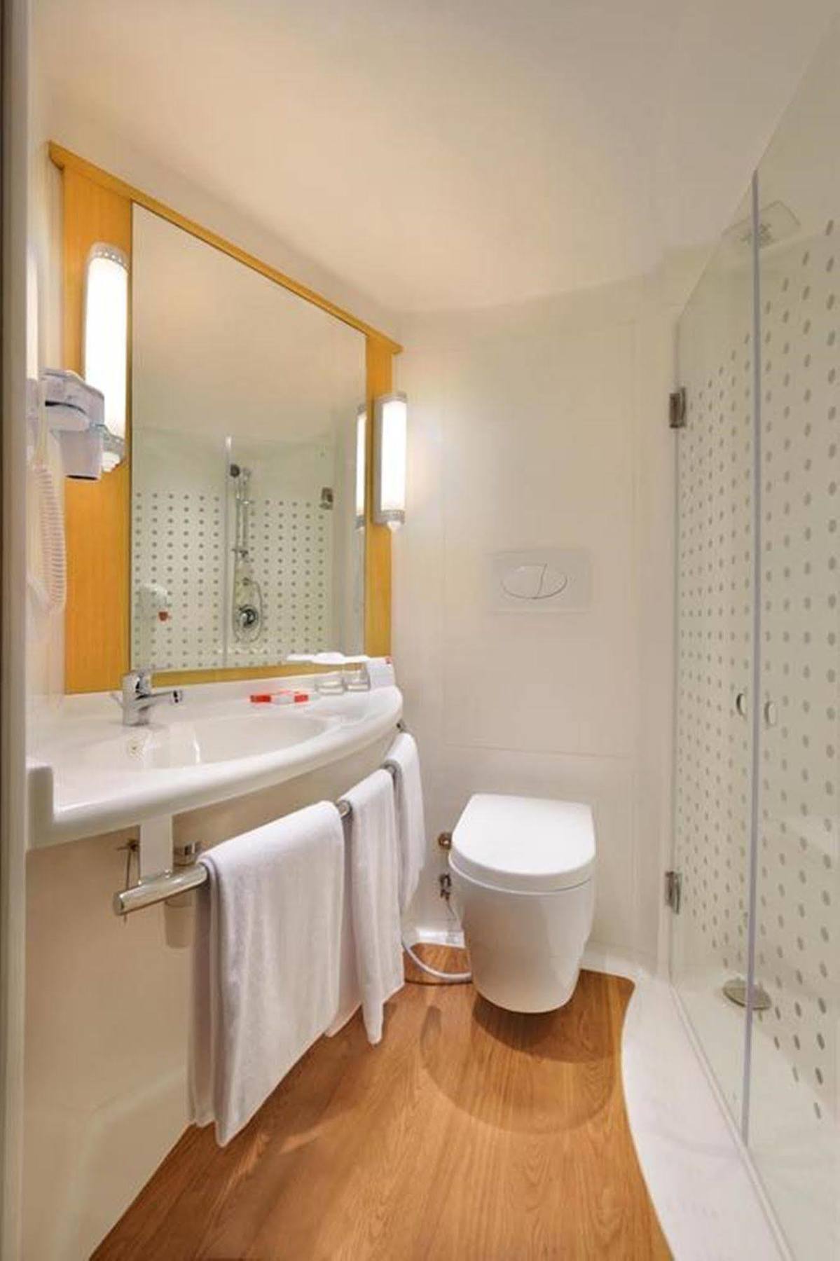 Ibis 3*